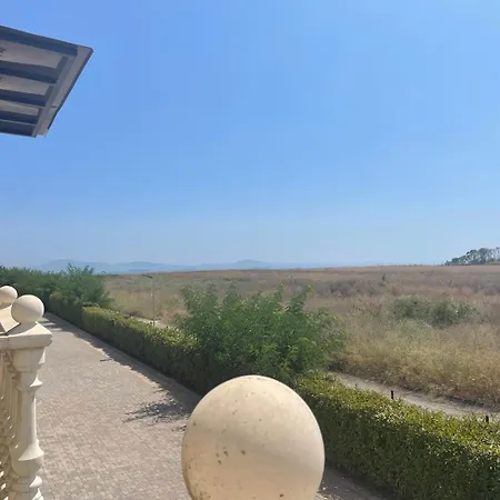 Majestic Pomorie Park Villa *